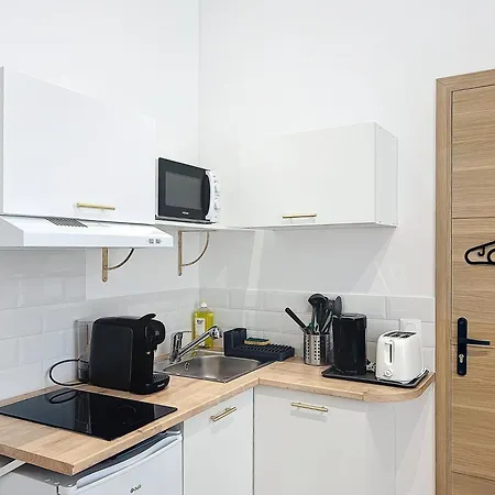 Appartement - 1 Min Gare - Entrée Autonome - *